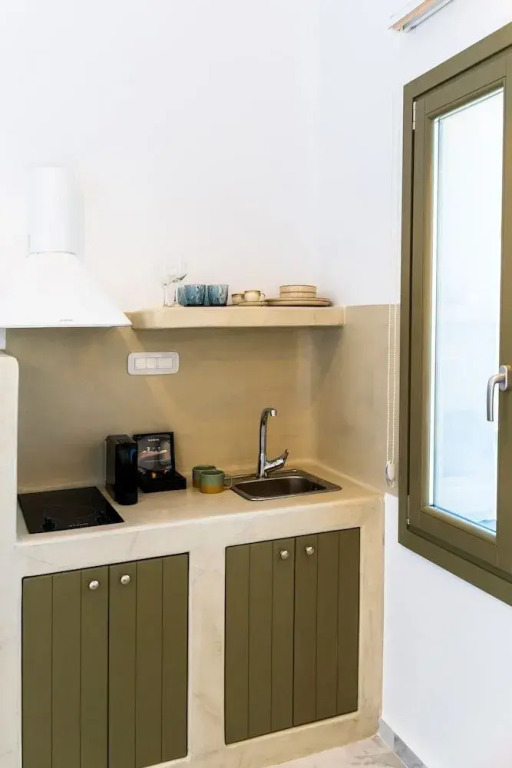 Lavadoze Luxury Suites