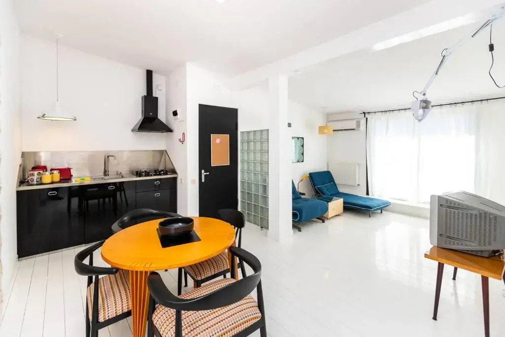 Wehost Apartment With Huge Terrace