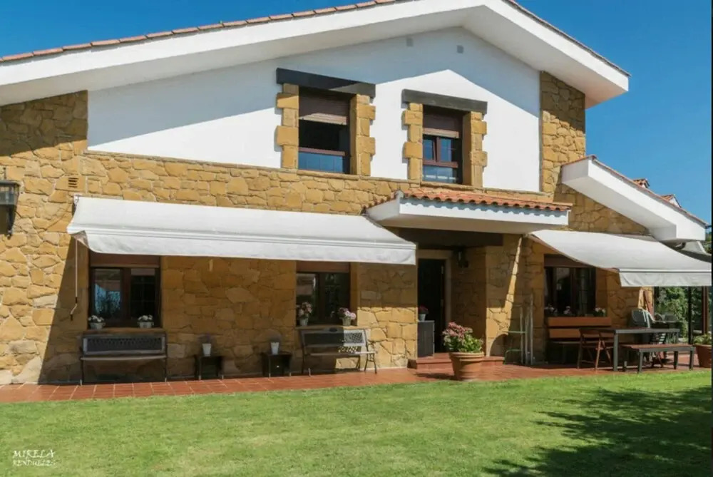 House With 3 Bedrooms in Gijón, With Pool Access, Enclosed Garden and
