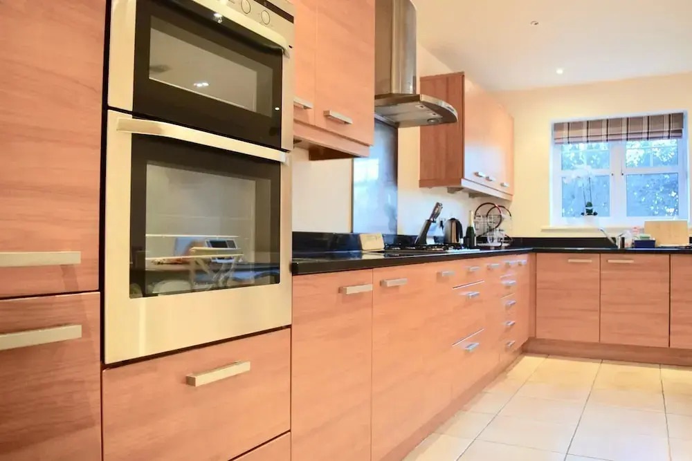 3 Bedroom Home In The Heart Of Wimbledon