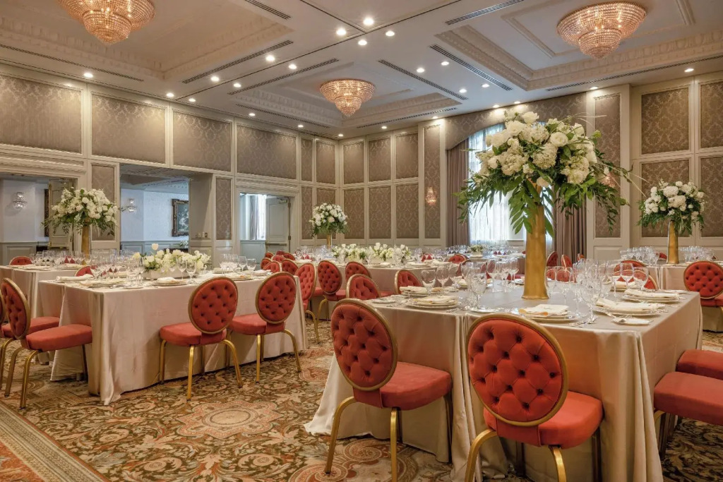 Market Pavilion Hotel