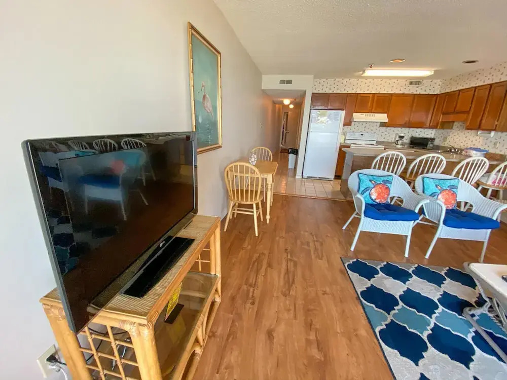 Ocean Inn 403 by Seaside Vacations