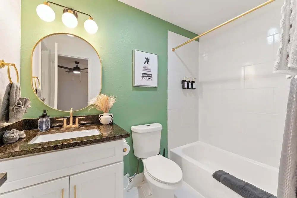 NRG Medcenter 2BD 2 5BA w Fencedyard Washerdryer