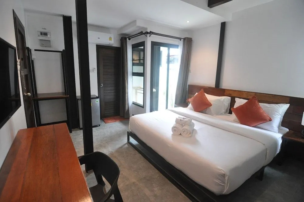 The Eight Ratvithi House