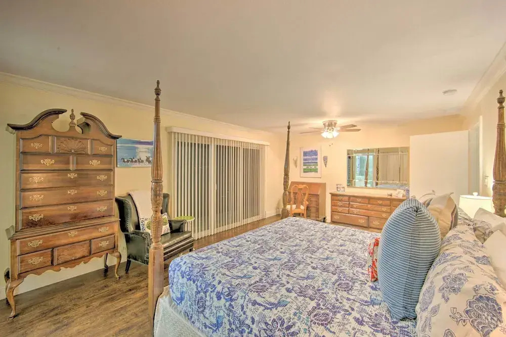 Malakoff Lakefront Home: Golf Course On-site!