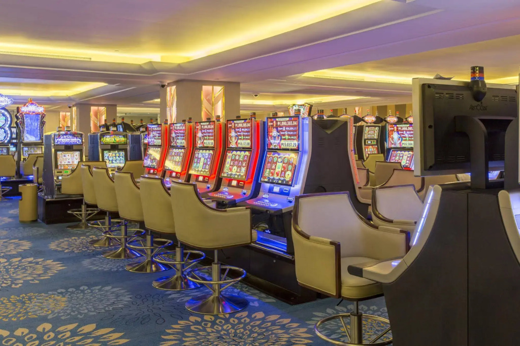 Royce Hotel & Casino
