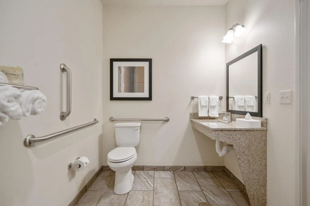 Cobblestone Hotel & Suites - Austin