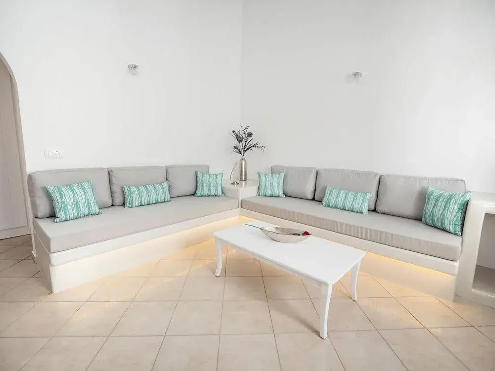 Anthemis Suites