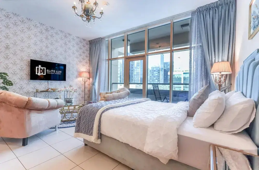 Elite LUX Holiday Homes - Bay Square Luxury Studio in Business Bay Dubai