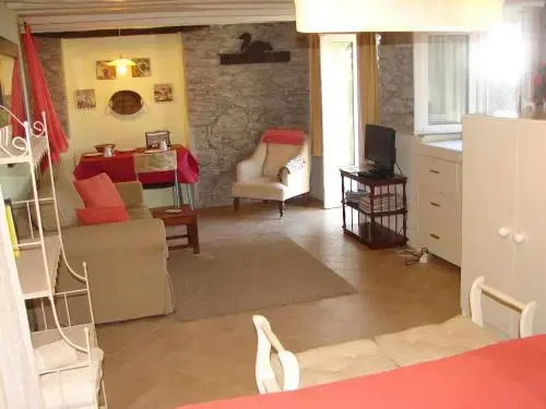 Romantic Studio