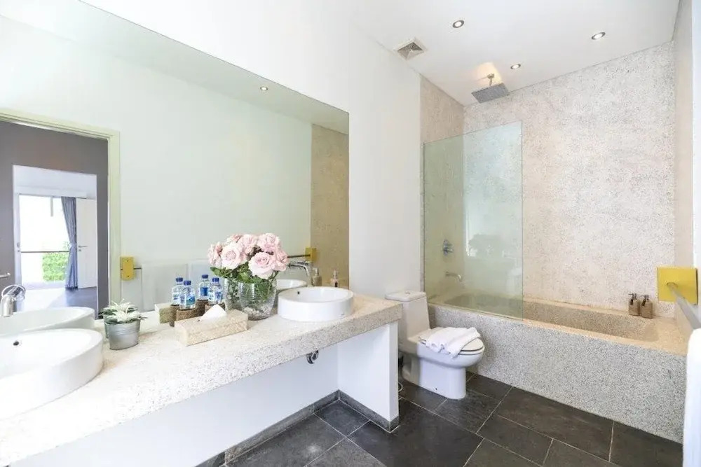 Villa La Sirena 2 Minutes From Beach 3 Bedroom Villa by RedAwning