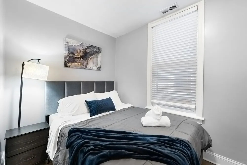 Stylish 2BR Urban Retreat in River West