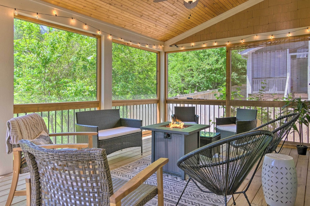 Modern Black Mountain Cottage: 17 Mi to Asheville!