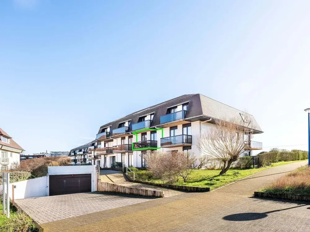 Apartment in Oostduinkerke With Garage