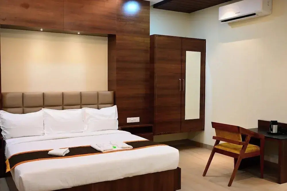 Hotel Unnati Stay Inn Vijayapura By HRG