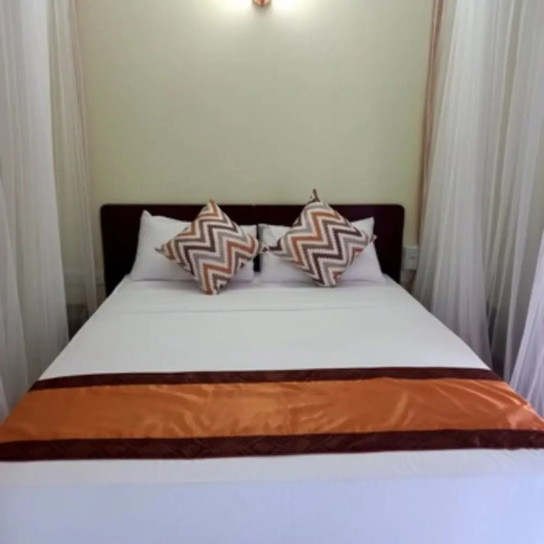 CaliTwapa Hotel & Restaurant