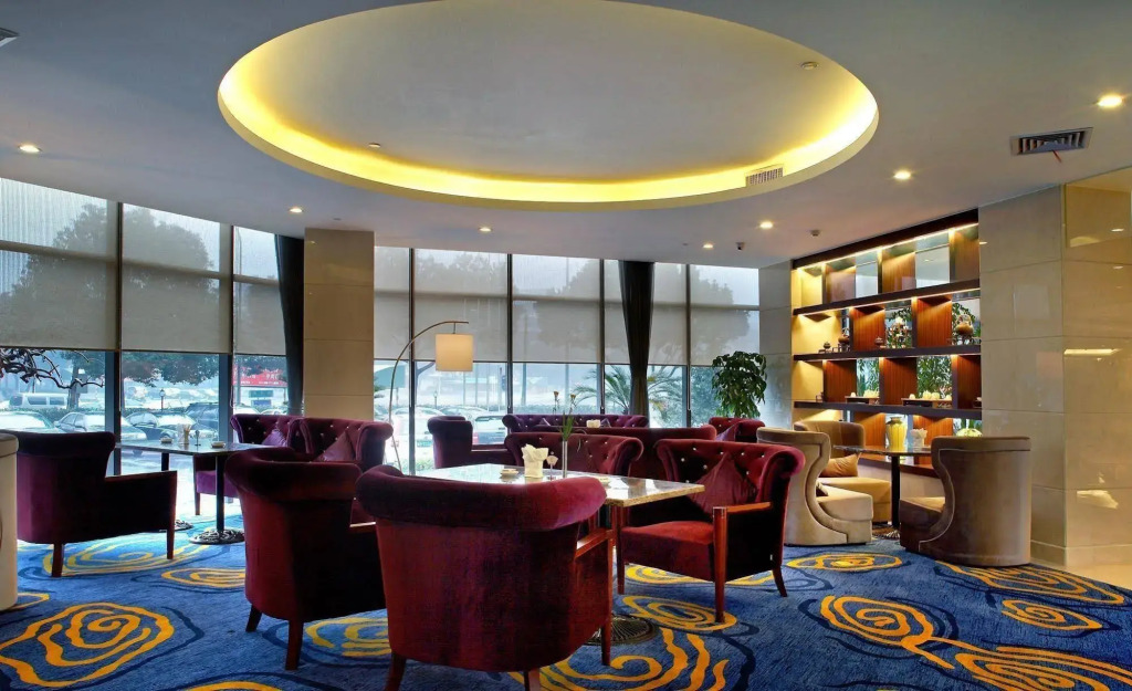 Ningbo Holiyacht Crystal Hotel