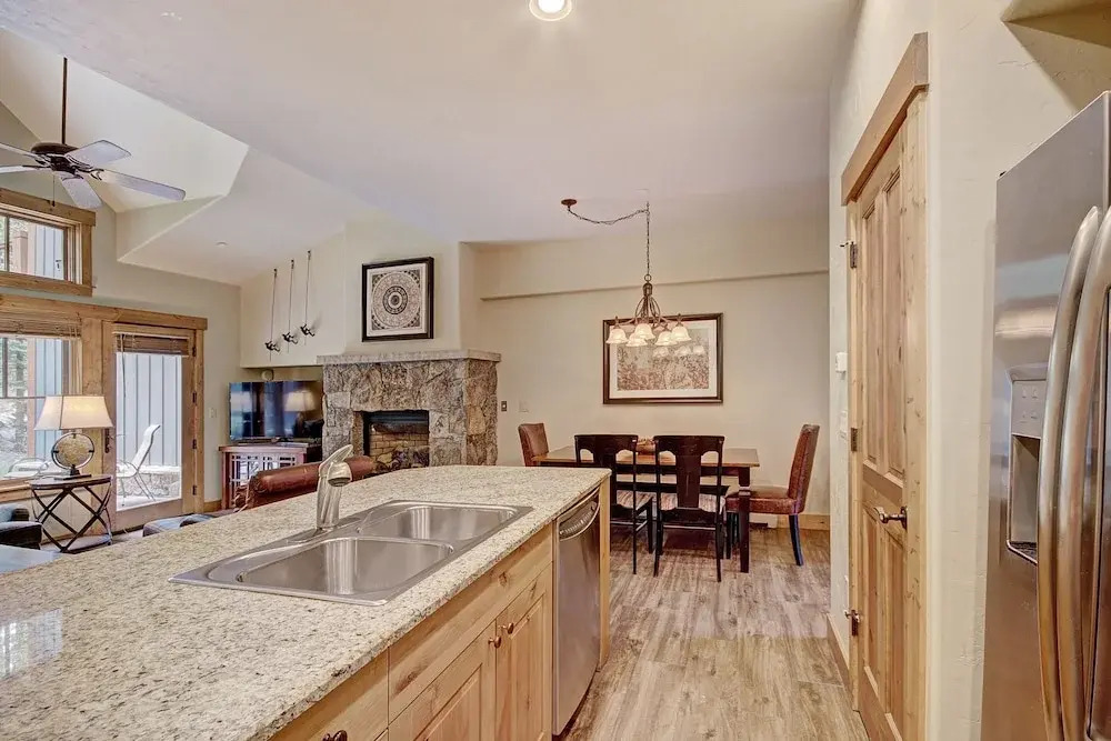 Ski-in 2br  W/luxe Decor Steps To Winter Activities 2 Bedroom Townhouse by RedAwning