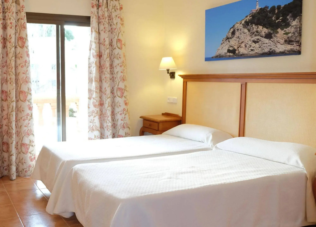 Bell Port Hotel