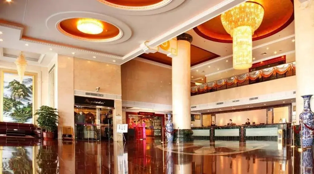 Huizhou Three Suns Hotel