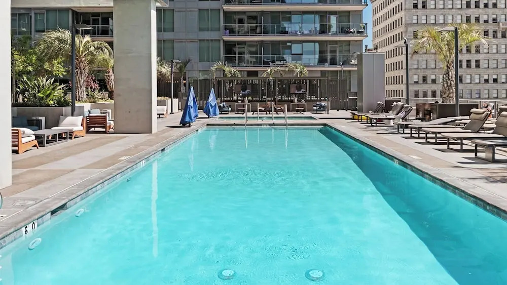 41st Floor! 2bdr w/ Luxury Amenities & Balcony Skylux Penthouse by Avantstay