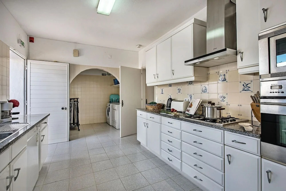 Villa Joya in Loule With 4 Bedrooms and 4 Bathrooms