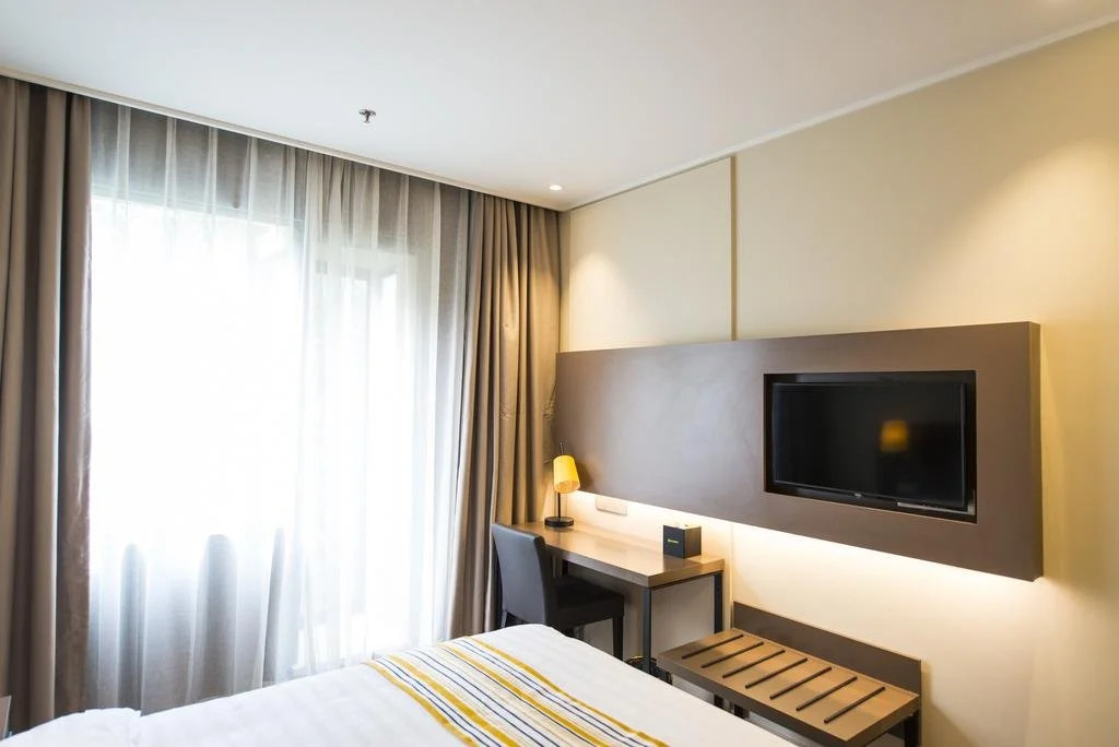 Home Inn Plus Shanghai Xintiandi Lujianbang Road Subway Station