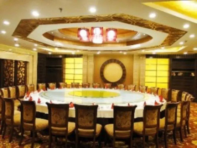 Jinan Huanlian Lucaihuang Business Hotel