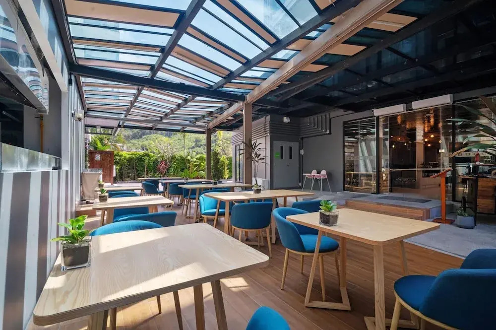 Wyndham Gardens 1321 Studio, 1min to Naithon Beach