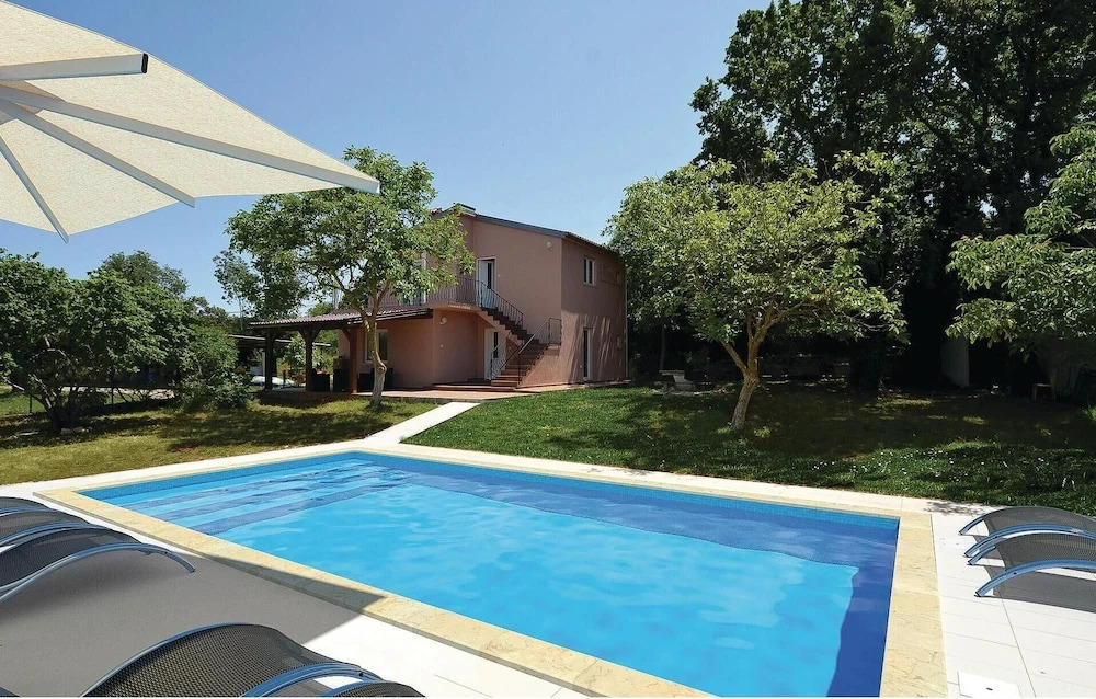 Stunning Home in Rovinj With Wifi and 3 Bedrooms