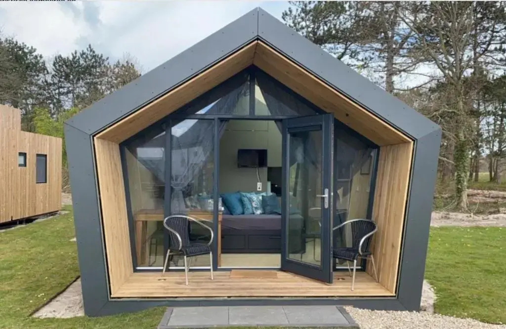 Tiny House in het groen, aan zee
