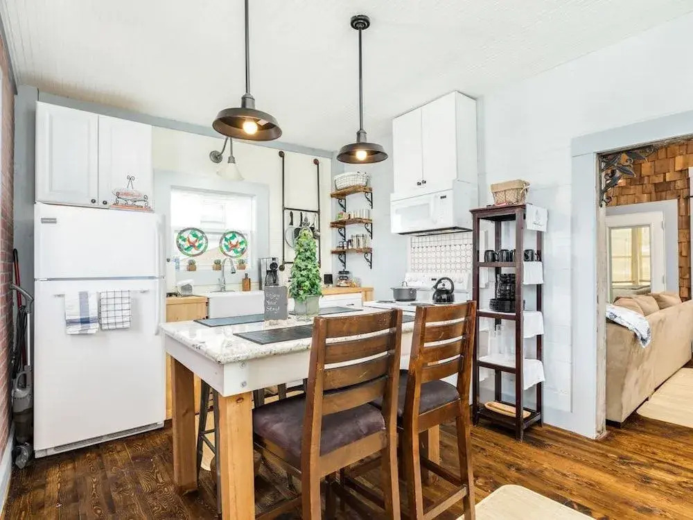 1821 Pleasure Pier Cottage - 1 Br cottage by RedAwning