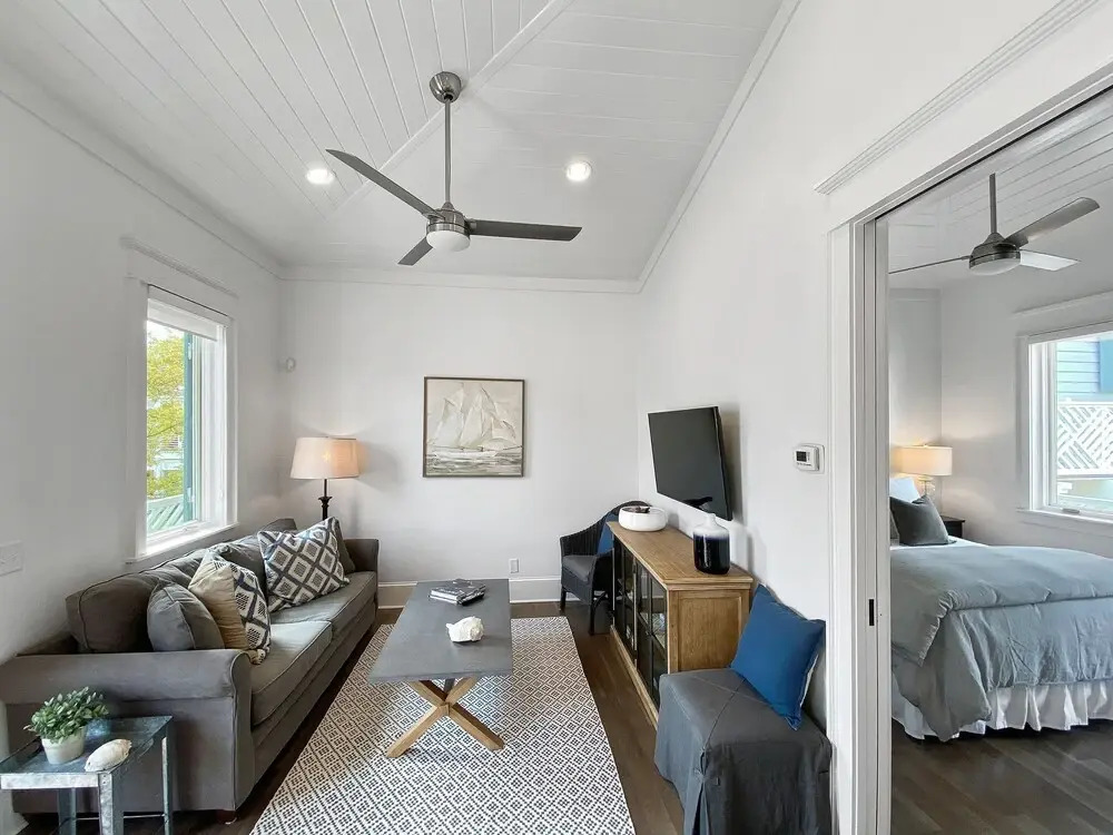 The At Rosemary Carriage House 1 Bedroom Villa by Redawning