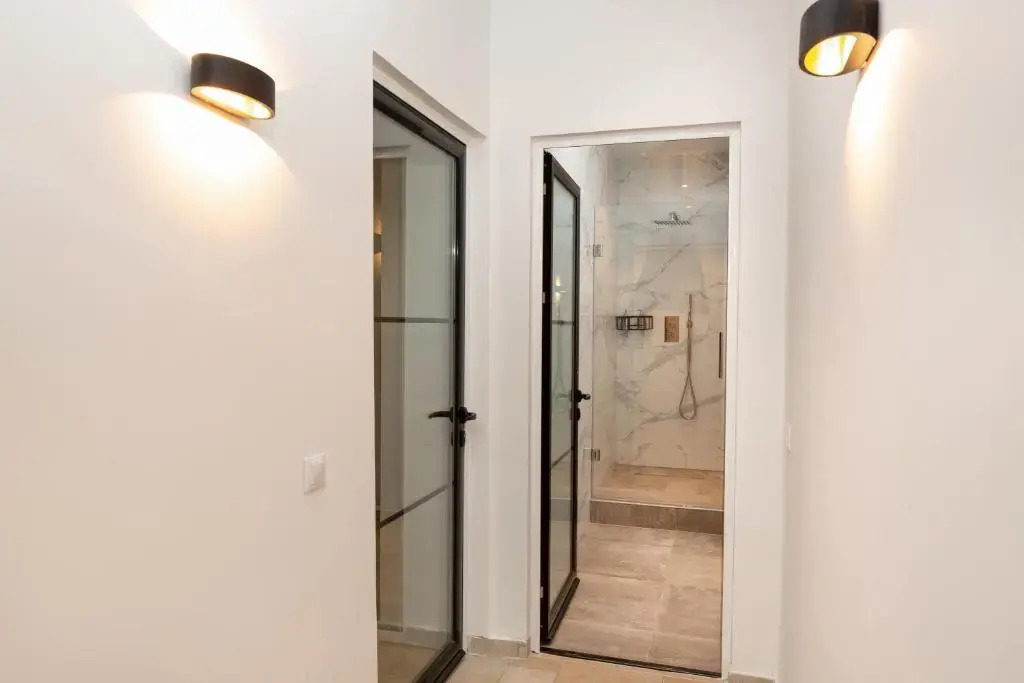 Metropole Apartments Royal Residence