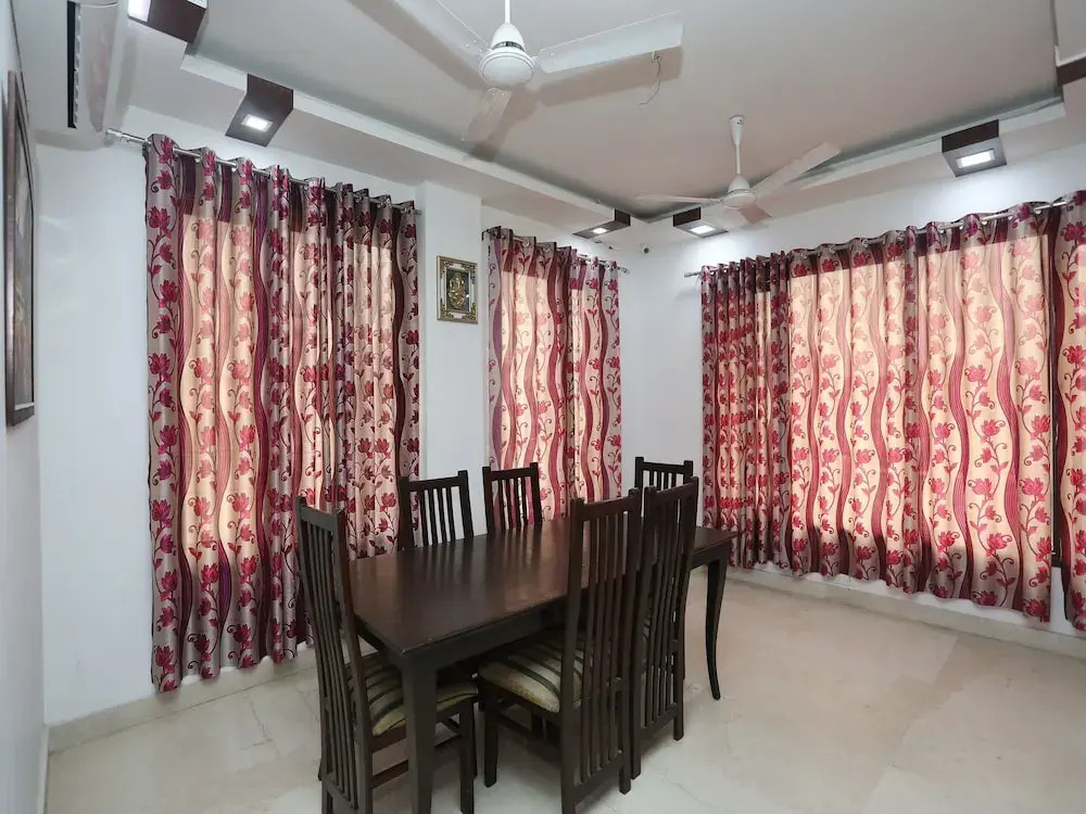 OYO 11003 Lotus Villa