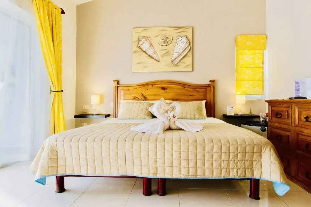 Deluxe Balcony Room With Swimming Pool Air Conditioning and Parking