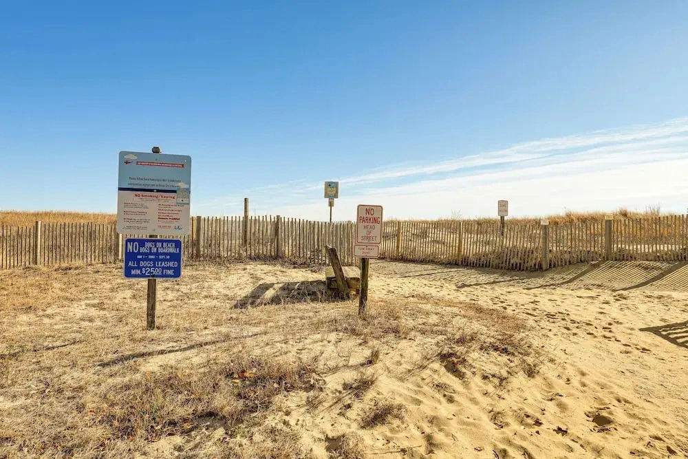 Walk to Beach! Modern Ocean City Condo w/ Balcony