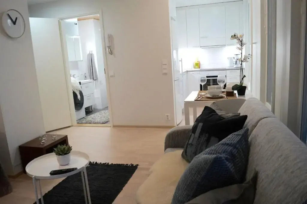 Studio in Trendy Kakola Hill area close to city center