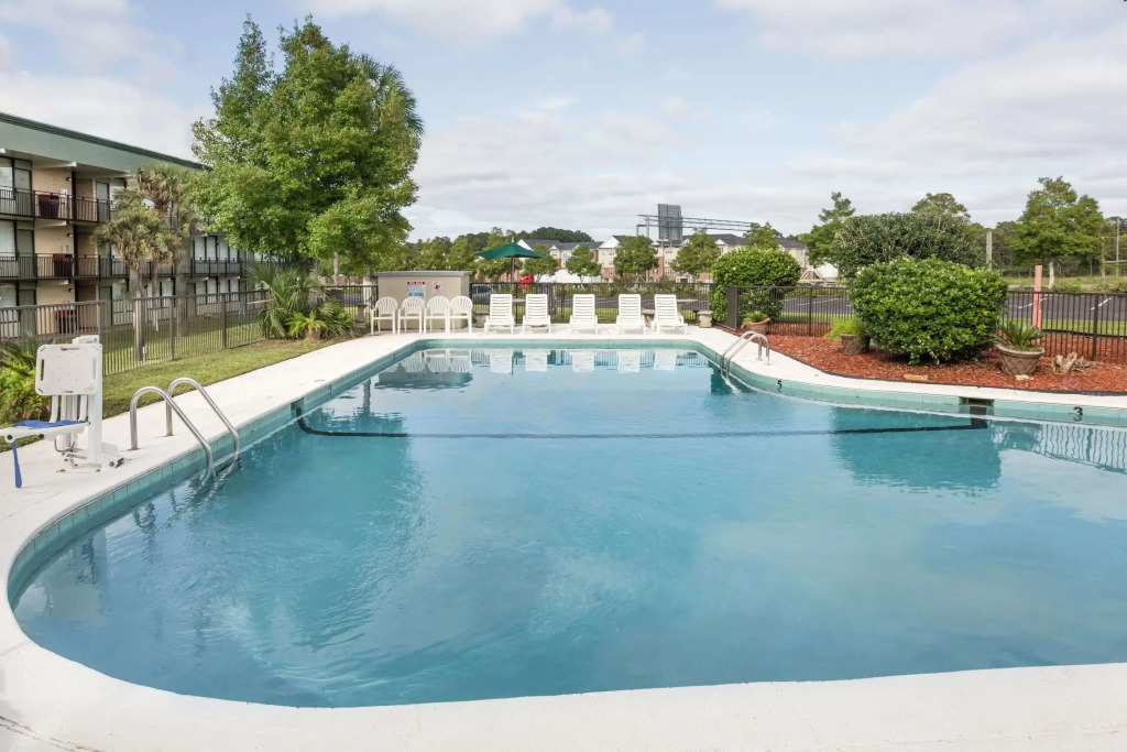 Super 8 by Wyndham Valdosta Mall