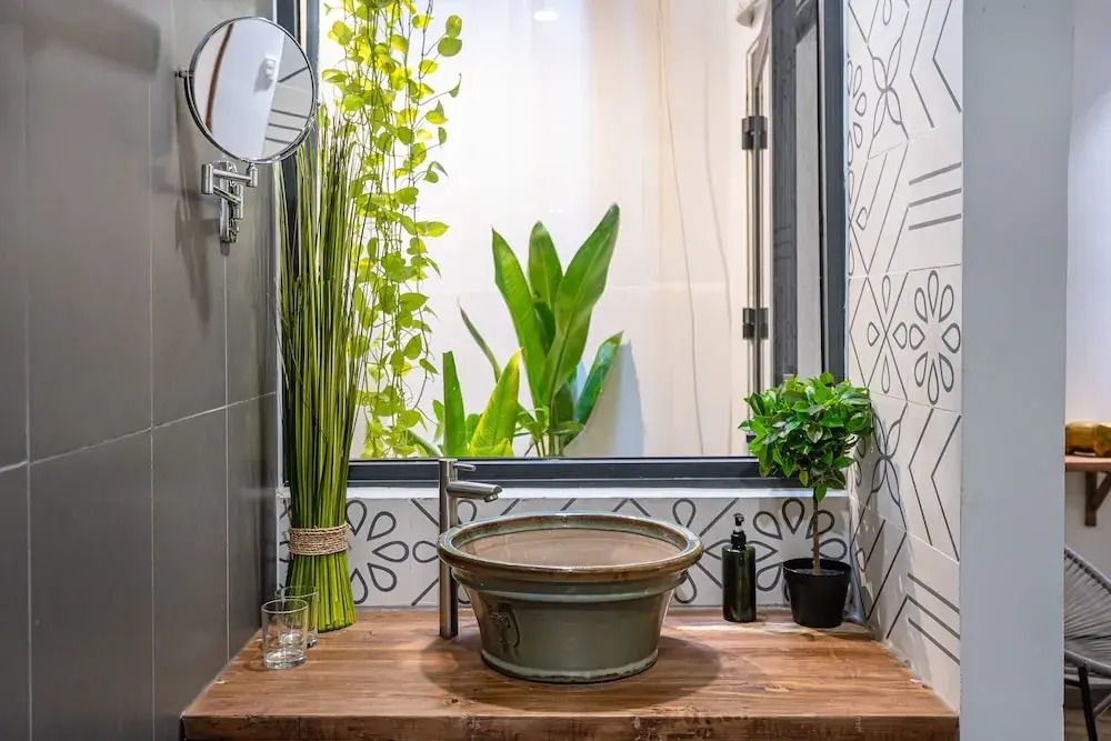 HoLo Bui Vien Saigon Serviced HomeStay