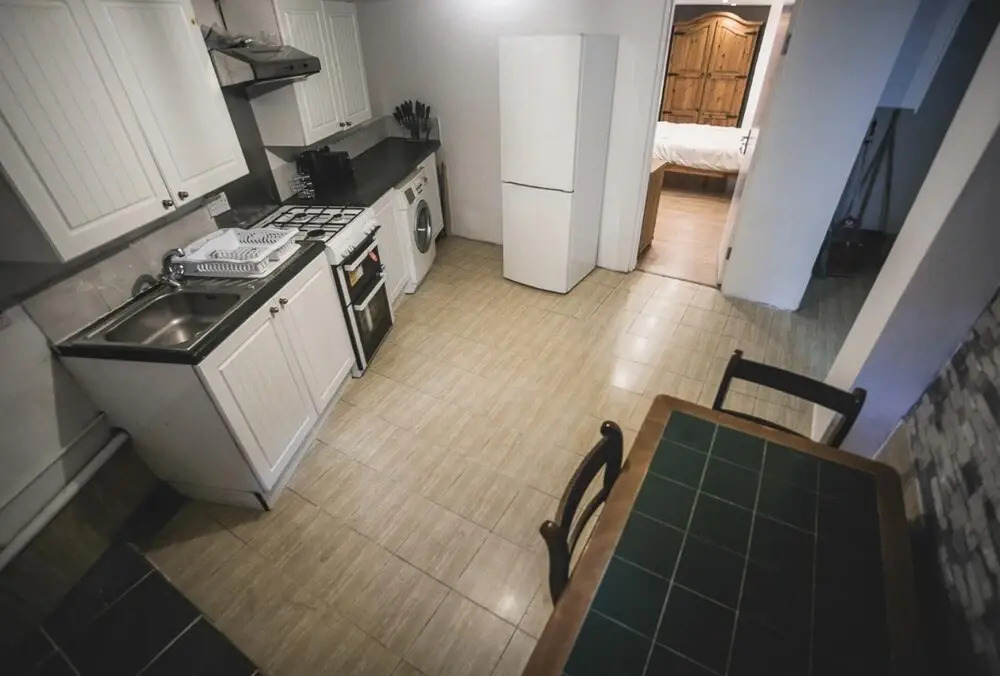 Beautiful 1-bed Basement Flat in Leeds