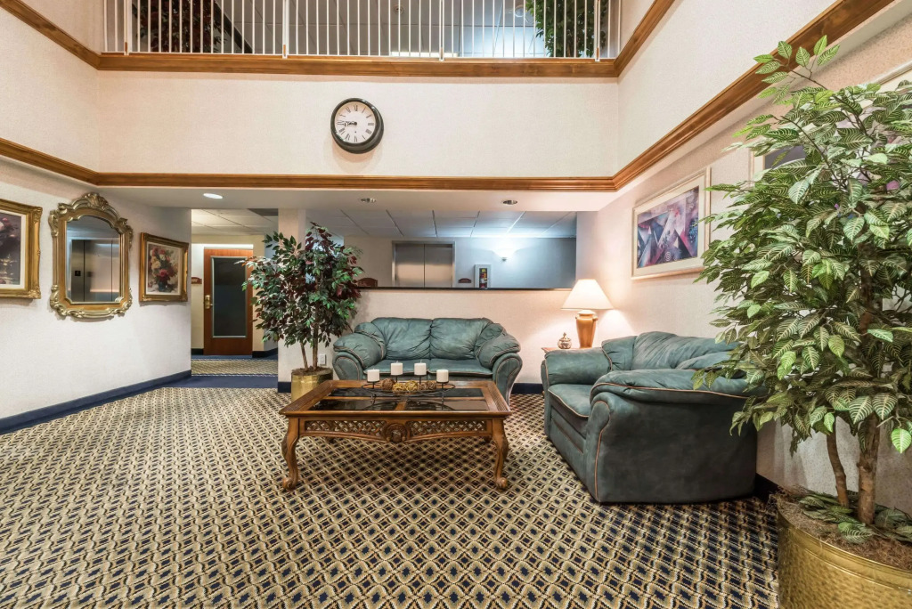 Super 8 by Wyndham Weatherford