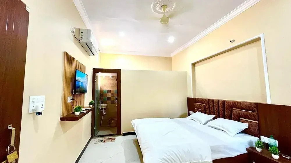 Raghav ji home stay
