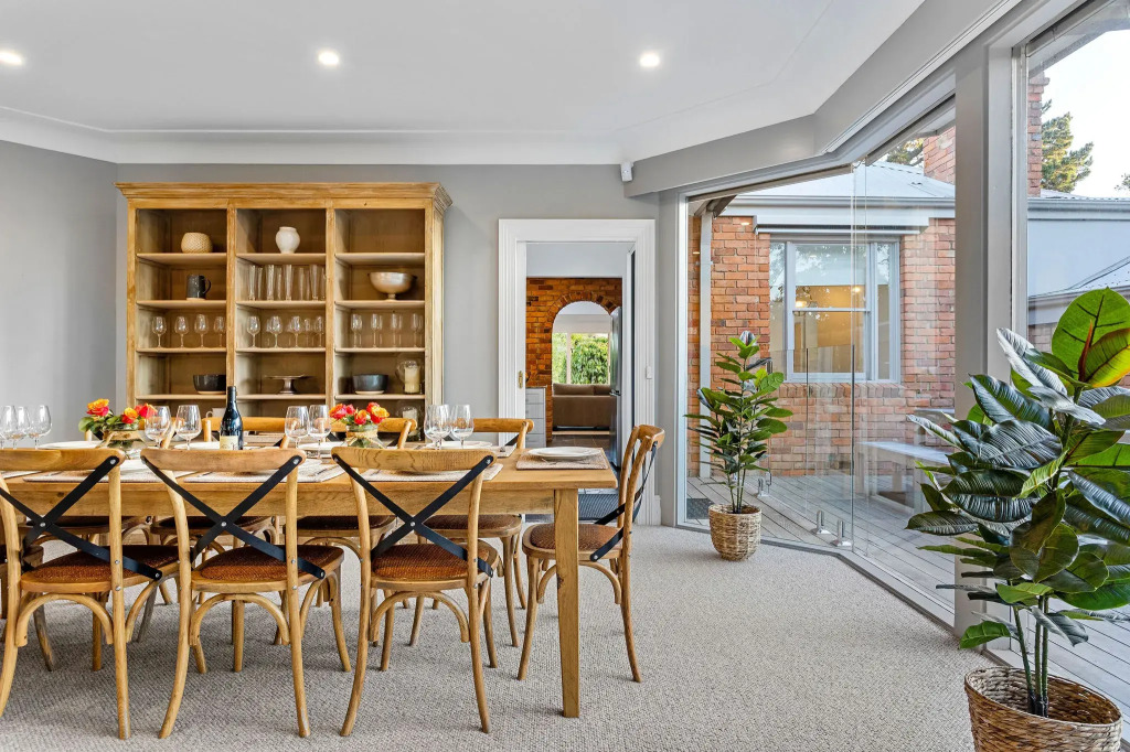 Tranquil Estate With Pool Heated Spa Gardens