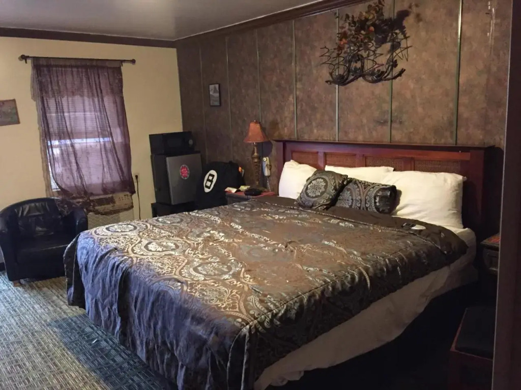 Colony inn motel