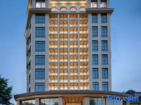 LANOU Hotel (Huangshi Yingbin Avenue Huahu Railway Station)