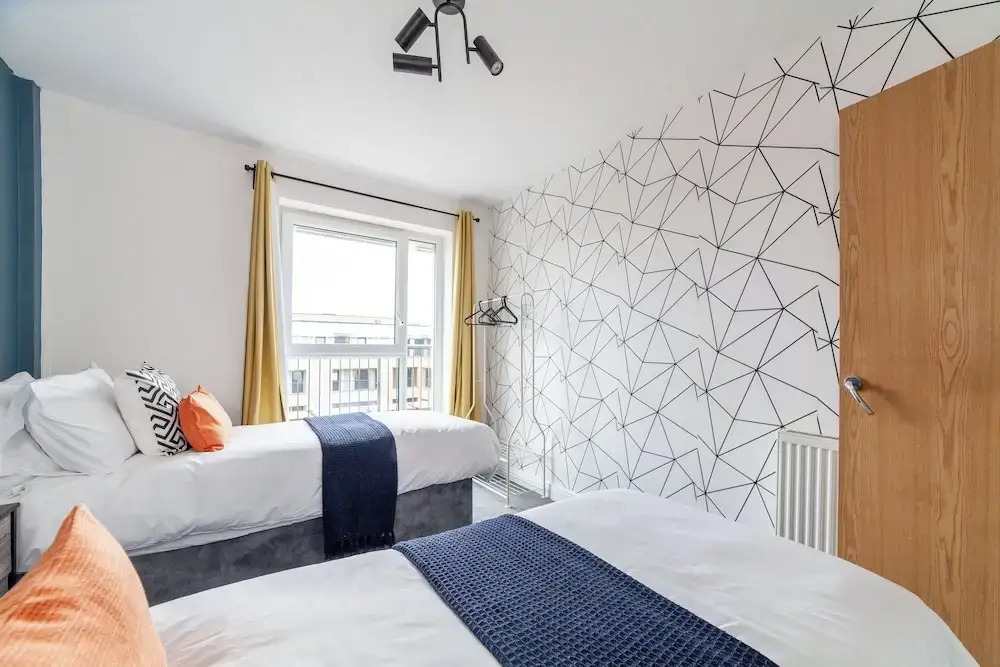 Top-rated Penthouse - King Size Bed & Free Parking