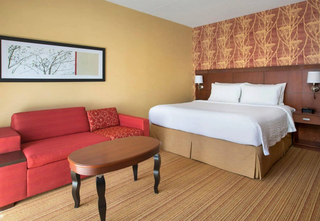 Courtyard by Marriott Mahwah