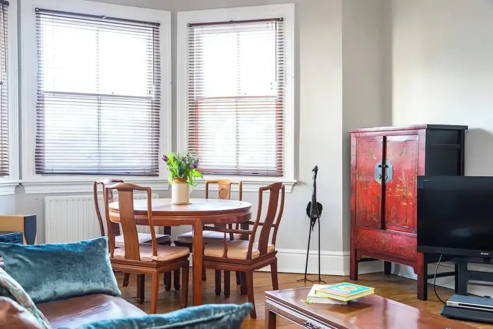 Spacious Central Hove Beach Flat