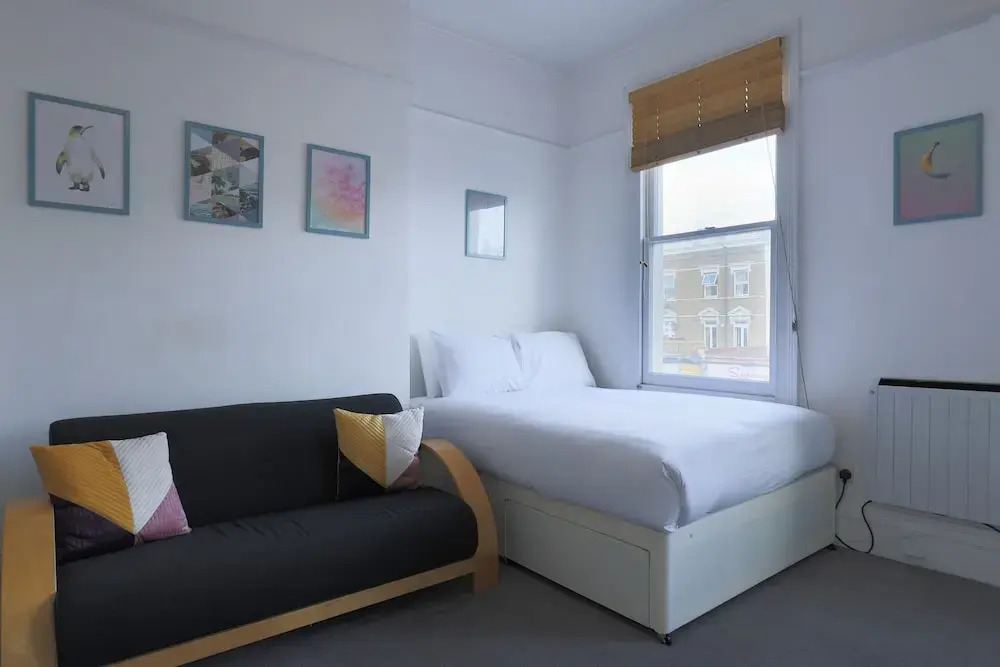 Cosy Studio In West London Fits 2